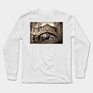 Hertford Bridge of Sighs Oxford England Long Sleeve T-Shirt